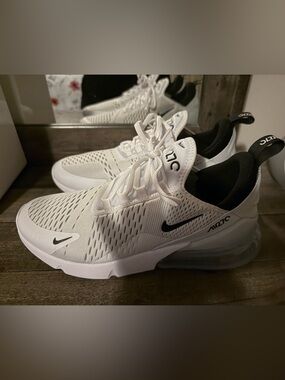 Men Nike 270